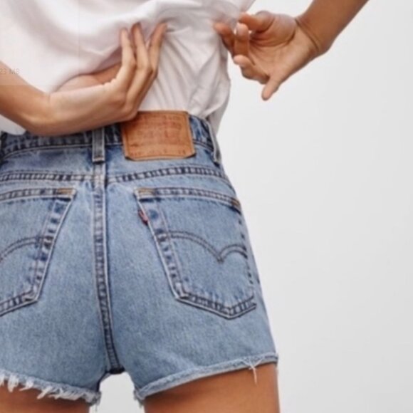 Levi | 501 High Rise Cut Off Jean Shorts - 27 - Picture 1 of 6